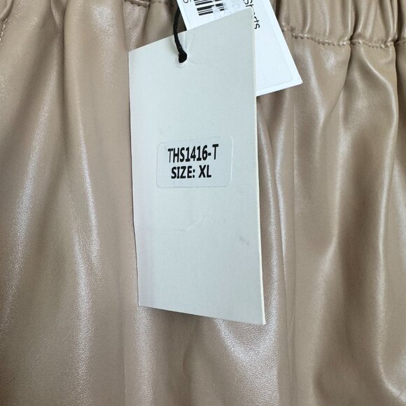 THML Faux Leather Shorts - SeveraL Sizes - Picture 3 of 9